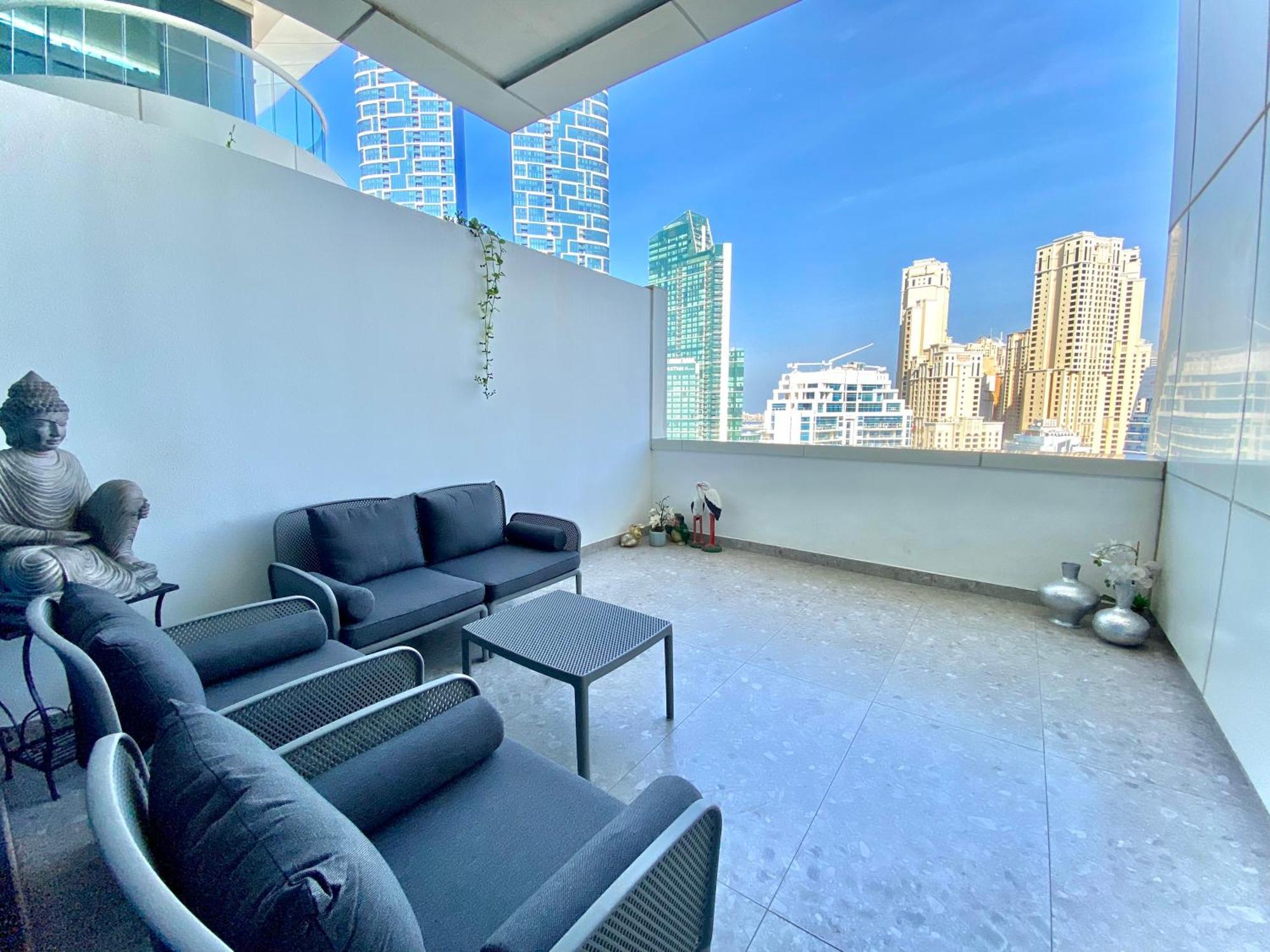 Apartment 3br Gem With Stunning Views