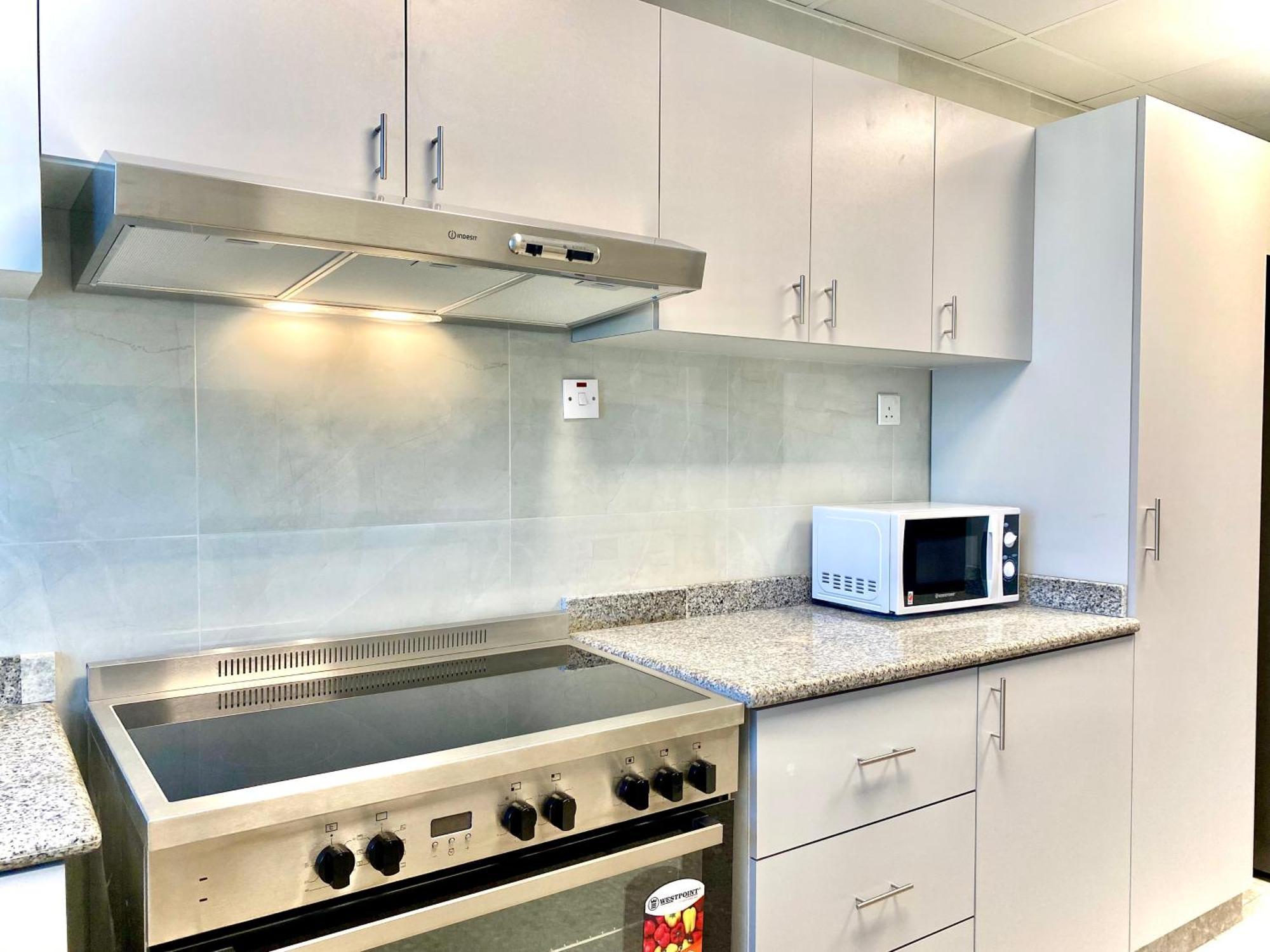 Apartment 3br Gem With Stunning Views