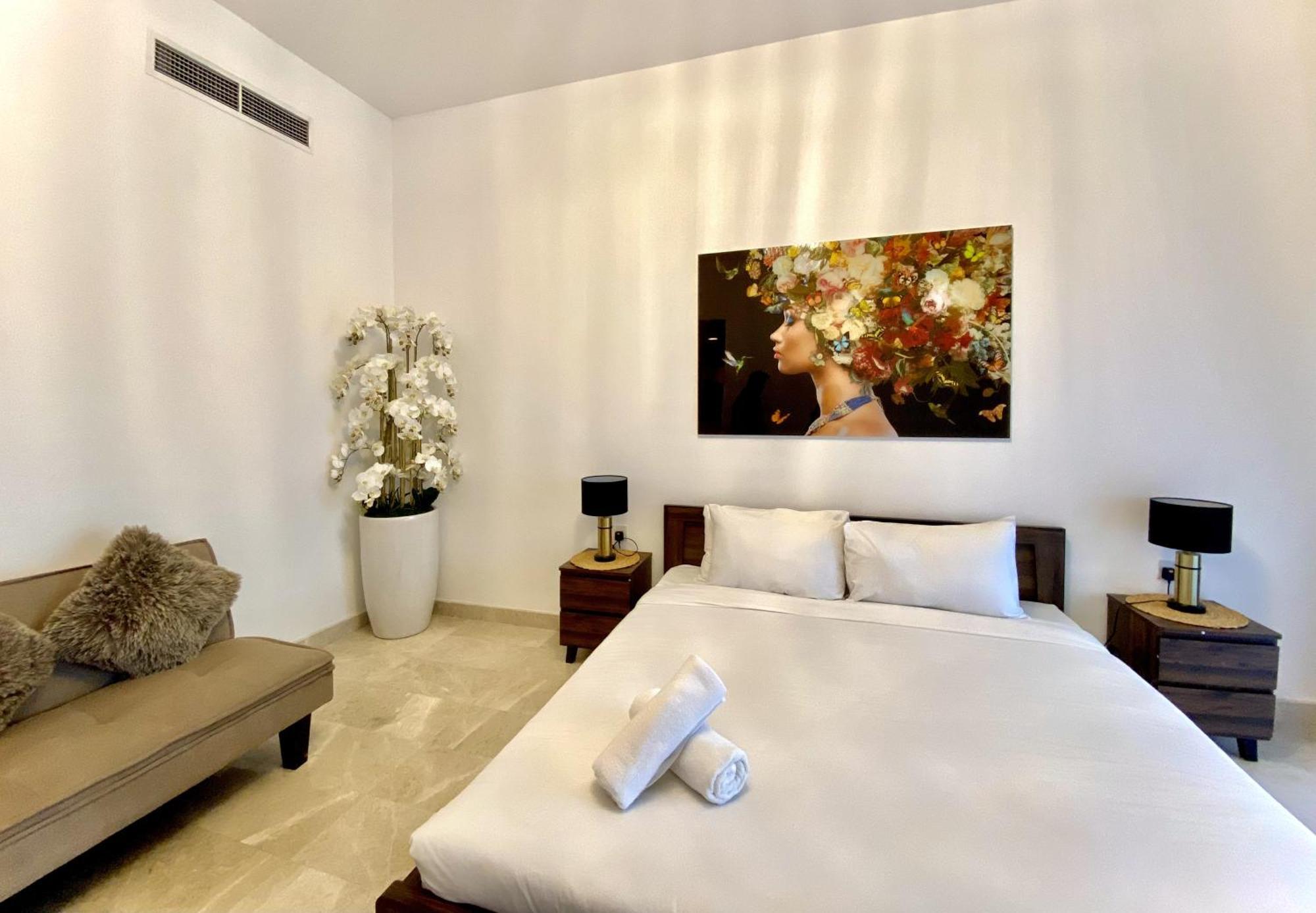 3br Gem With Stunning Views *